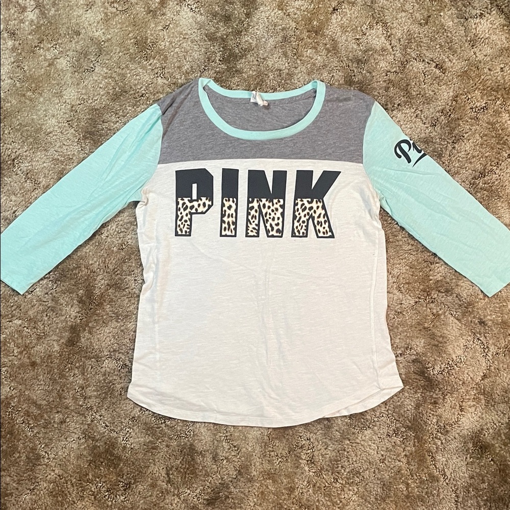 PINK Victoria’s Secret Leopard Print Light Weight Shirt Size Medium‎